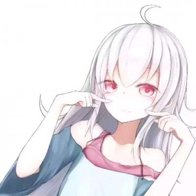 女子亲宝宝脚丫嘴唇肿成香肠
